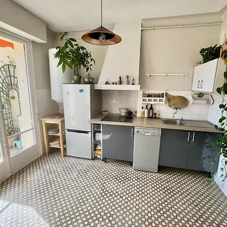 Beautiful T2 With Balcony Near Downtown *